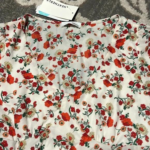 Heatherly blouse. Crop top. Long sleeve. Sheer. Super soft. Dressy or casual. - Picture 2 of 5